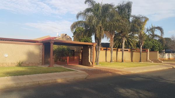 Property For Sale in Birch Acres, Kempton Park