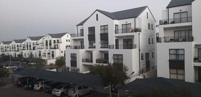 Townhouse For Rent in Greenstone Hill, Edenvale