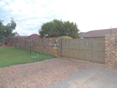 House For Sale in Birch Acres, Kempton Park