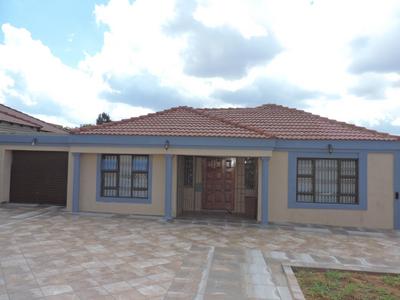 House For Sale in Birch Acres, Kempton Park