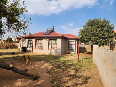 House For Sale in Birch Acres, Kempton Park