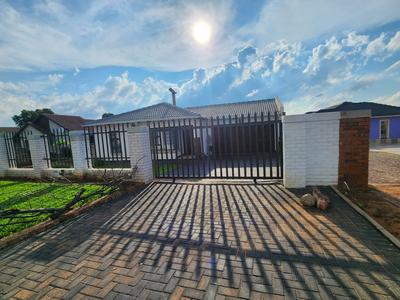House For Sale in Birch Acres, Kempton Park